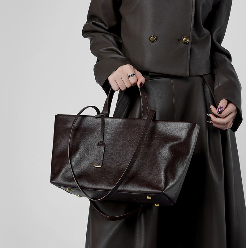 THE ARTISANAL MULTI-COMPARTMENT TOTE size chart 3