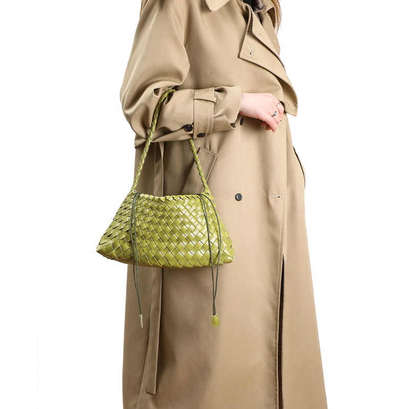 THE ADAPTABLE BASKET TOTE
