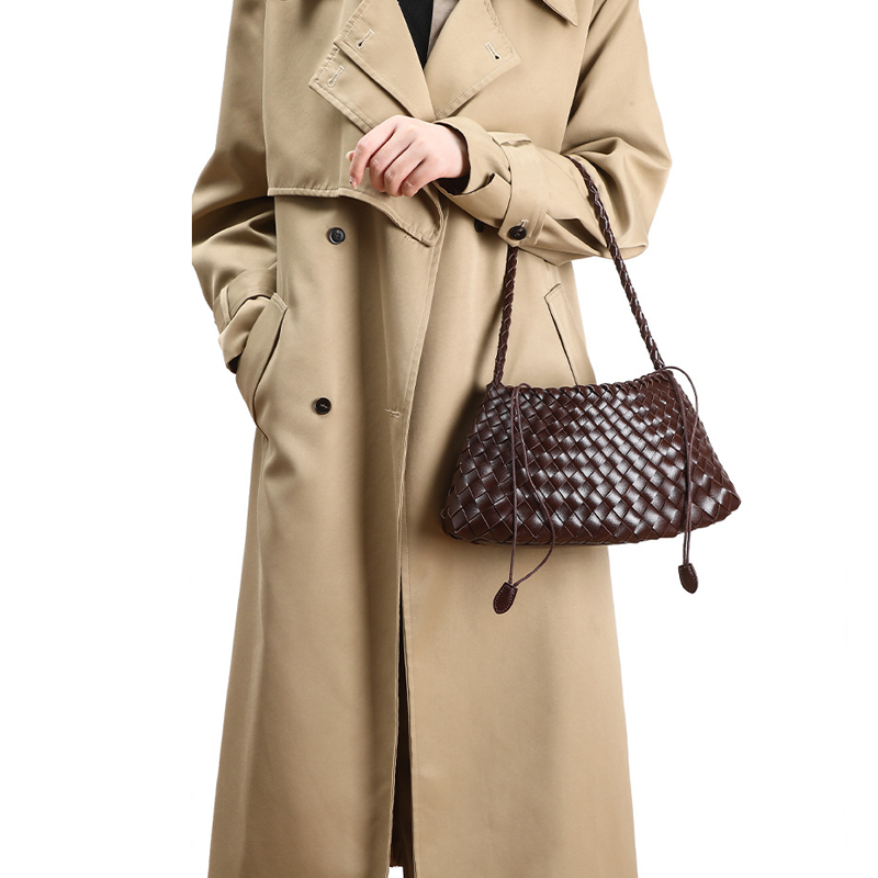 THE ADAPTABLE BASKET TOTE